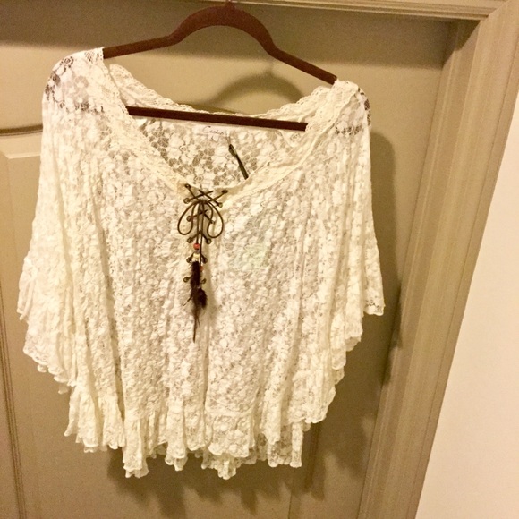 New! Stunning Boutique Lace Throw Top - Picture 4 of 8